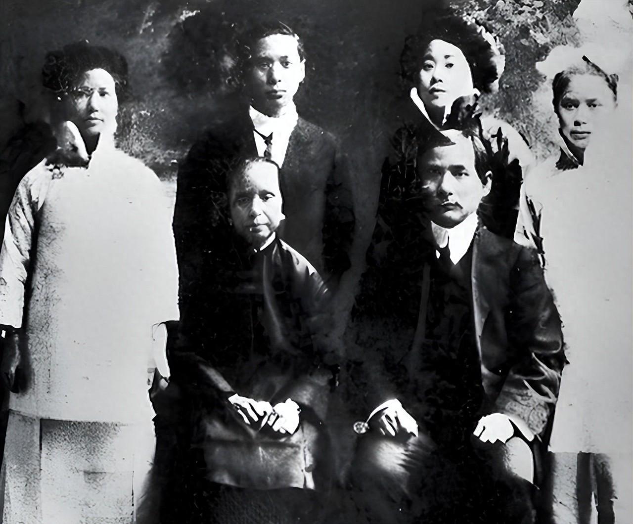 开云-1910年，孙中山原配和三个孩子合影，容貌憔悴，命运坎坷！